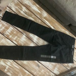 Black skinny jean pants